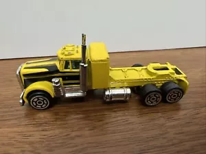 Universal 1978 Semi Tractor Trailer Truck Hauler Yellow / Rare Black Diecast - Picture 1 of 5