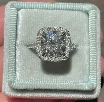 Anillo de boda de compromiso de plata 925 con halo de diamantes VVS creado en laboratorio con cojín de 2,78 quilates Foto 1 de 4