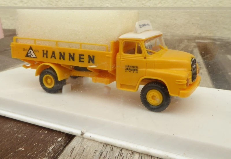 BREKINA 4508 MAN 520 Camion Getränke-pritsche Aperti Hannen Birrificio 1:87 H0 - Immagine 1 di 1