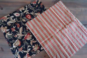 2 servilletas de cena reversibles negras florales a rayas C&F Enterprises - Imagen 1 de 6