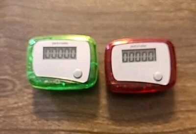 2 Piezas LCD Básico Digital Podómetro Paso Clip On And Go Rojo Y Verde Nuevo Foto 1 de 4