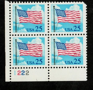 Scott 2278 25¢ Flag and Clouds  MNH Free Shipping - Picture 1 of 1