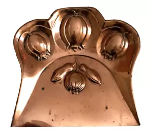 A 9" WIDE x 8.75" DEEP, 354g, VINTAGE SANKEY+SONS SOLID ENGLISH COPPER DUST PAN - Picture 1 of 4