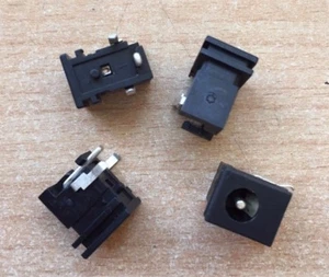 Presa di corrente PCB 2,1mm angolo retto con scanalatura UK stock confezione da 4 Z1418 - Foto 1 di 4