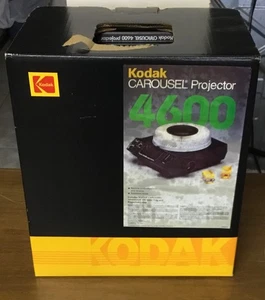 Pre-Owned Kodak 4600 Carousel Slide Projector with box powers on - Picture 1 of 8