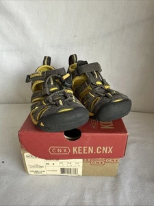 KEEN Toddler Shoes Seacamp II CNX 1014101 Raven Yellow SIZE 8 w/ Box - Picture 1 of 8