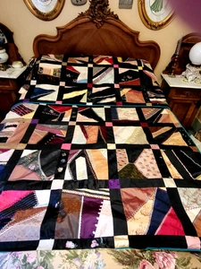 Antique patchwork quilt - Picture 1 of 8
