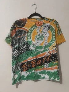 Vintage 1990’s Boston Celtics NBA Saturdays Hero AOP RARE Grail Single Stitch M - Bild 1 von 7