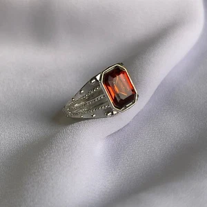 Stylish Mens Silver Ring Brown Glass Stone Amazing Shape Detaling On The Band - Picture 1 of 7
