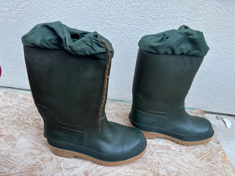 Botas de invierno LL Bean para hombre negras de goma a media pantorrilla impermeables aisladas talla 6 Foto 1 de 4