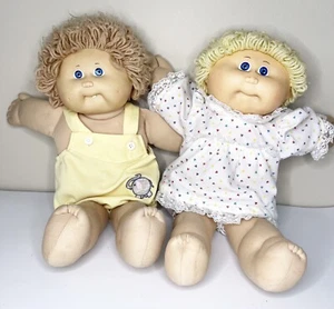 Lot of 2 Vintage 1980s Cabbage Patch Kids Dolls Tooth Signed READ - Picture 1 of 13