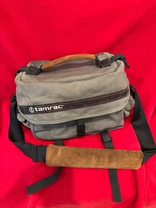 Tamrac Camera Shoulder Bag Large with Pockets. Comfort shoulder straps. Durable. - Picture 1 of 18