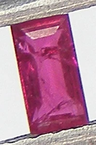 EXCELLENT CUT BAGUETTE 4x2 MM. PIGEON BLOOD RED INCLUSIONS RUBY LAB CORUNDUM - Picture 1 of 3