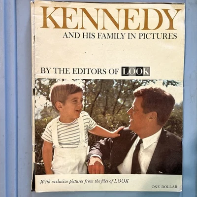 Vintage Kennedy And His Family In Pictures Magazine 1963 By The Editors Of Look Foto 1 de 4