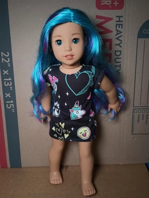 Muñeca American Girl TRULY ME # 119 PELO AZUL Y MORADO + PIJAMA Foto 1 de 4
