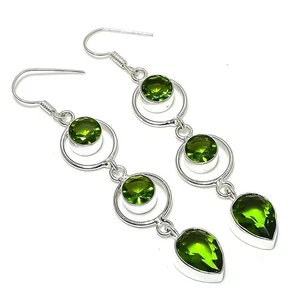 Pendiente de joyería de plata de ley 925 hecho a mano con piedras preciosas de peridoto verde tamaño 3" - Imagen 1 de 1