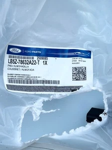 NEW Genuine OEM Ford Front Right Seat Cushion Foam Pad LB5Z-78632A22-T - Bild 1 von 4