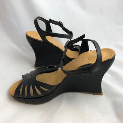 Сандалии на танкетке Robert Clergerie 10 М с Т-образным ремешком с лазерным вырезом и открытым носком - Изображение 1 из 4