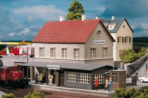 Piko 61820 HO Scale Burgstein Station Kit - Picture 1 of 1