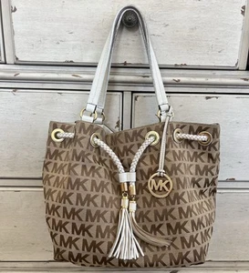 MK Michael Kors Jet Set Large Gather signature tote-Tassel Purse - Picture 1 of 9