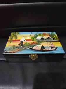 Portagioie vintage vietnamita laccato vanità dipinto a mano 8"x6,75". - Foto 1 di 8
