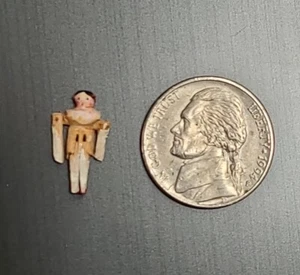 Grodnertal Peg Puppe Miniatur Holz ANTIK Teeny winzig 5/8" groß - Bild 1 von 4