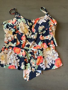 black floral front layered UNBRANDED swimsuit top tankini size plus 2XL - Picture 1 of 2