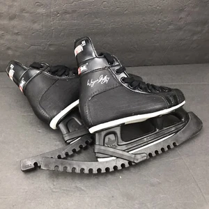 CCM Wayne Gretzky Champion 99 Youth 2 Black Ice Hockey Skates With Carry Bag - Picture 1 of 12