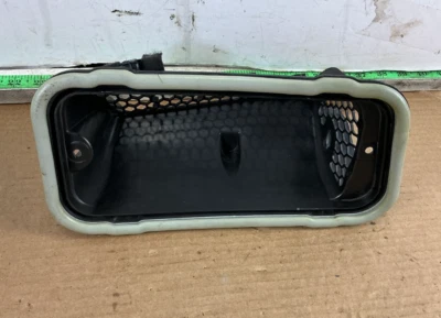 Difusor de conducto de admisión de aire calentador delantero derecho BMW 535i 2011-2016 9364882 OEM Foto 1 de 4