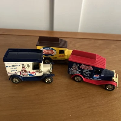 Juego de 3 camiones Pepsi Cola Die Cast 1:64 vintage Foto 1 de 4