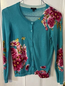 Cárdigan Suéter Talbots Petites Azul con Flores Rosas Abotonadas Colorido Talla PP - Imagen 1 de 8