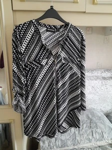 Bnwot Nina Leonard Top Size M - Picture 1 of 5