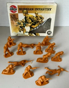 Airfix Russian Infantry 1:32 Model Figures Series 2 14-Pieces Humbrol *Open Box* - Picture 1 of 9