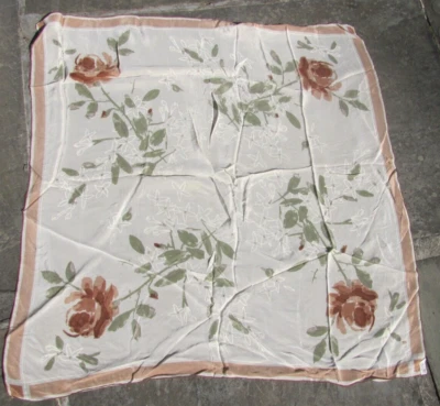 De Colección Vera Neuman Marrón Verde Blanco Seda Bufanda Floral Flores 32" Cuadrado Foto 1 de 4