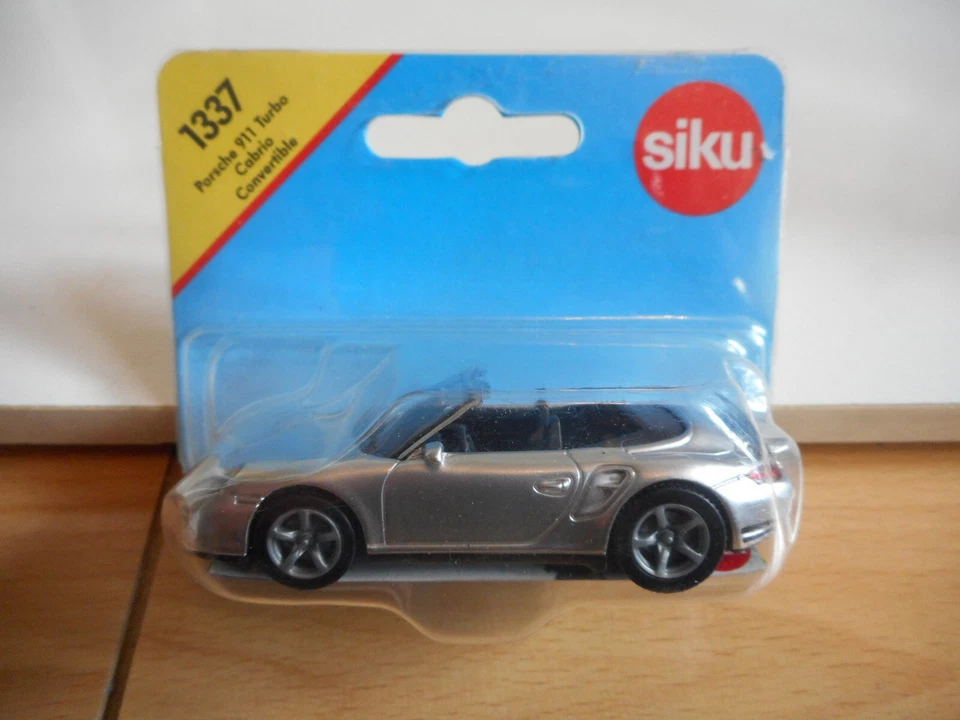 Siku Porsche 911 Turbo Cabriolet cabriolet gris sous blister (Siku n° : 1337) - Photo 1/1