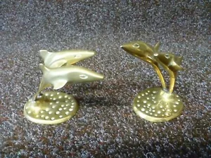A PAIR OF BRASS DOLPHIN FIGURINES. TWO MOUNTED CAST BRASS DOLPHIN FIGURINES - Picture 1 of 5