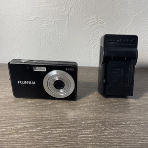 *LESEN* Fujifilm FinePix J10 Digitalkamera mit Akku, Ladegerät & SD-Karte schwarz - Bild 1 von 16