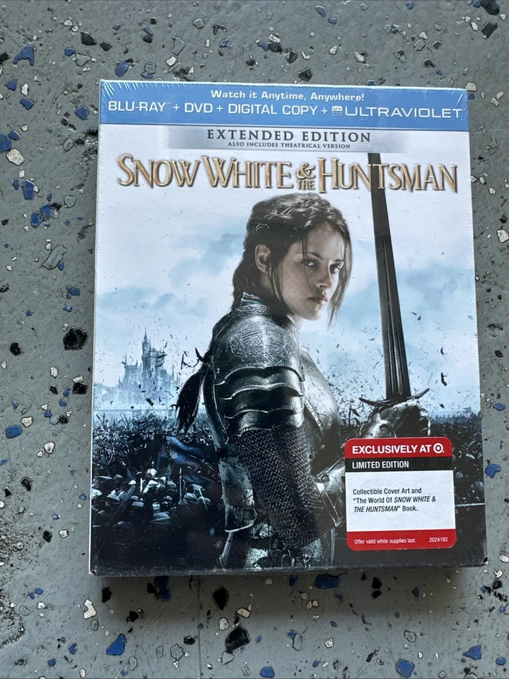 Snow White & The Huntsman (Blu-ray, DVD, 2012) New Target Exclusive Extended - Image 1 of 4