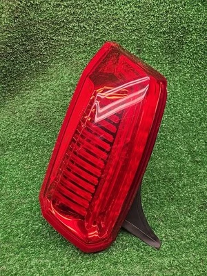 Lámpara de luz trasera del conductor OEM 2014-2019 Cadillac ATS CTS LH Foto 1 de 4