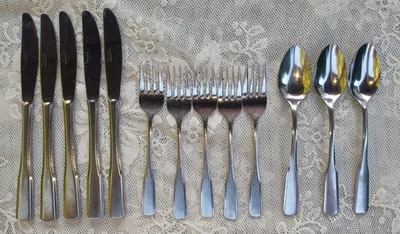 Cubiertos The Cellar Japón acero inoxidable bruñido forma violín 13 piezas de repuesto Foto 1 de 4