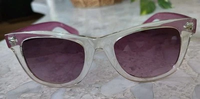 GAFAS DE SOL BETSEY JOHNSON BJ214B 98 CRISTAL MAGENTA Foto 1 de 4