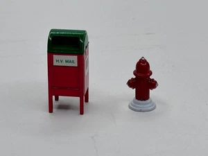 Dept. 56 Heritage Village - Mailbox and Fire Hydrant - Set/2 - 5214-0 - Picture 1 of 2