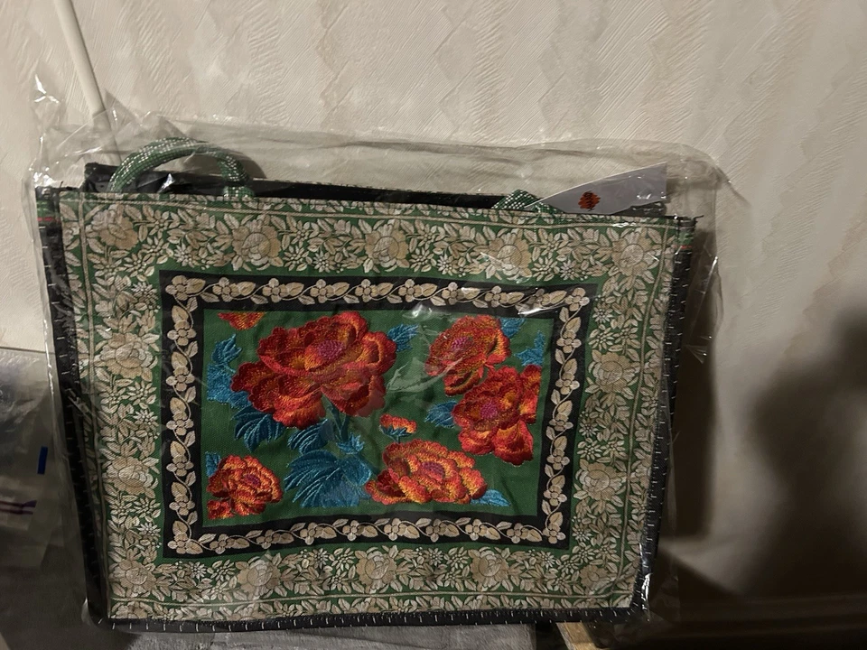 Hermoso Bolso de Mano de Trabajo Espejo Bordado Colorido India 10.5 x 6" Único Foto 1 de 3