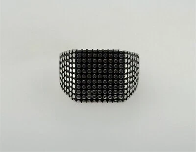 Anillo de sello TB texturizado punteado de acero inoxidable para hombre talla 10,5 Foto 1 de 4