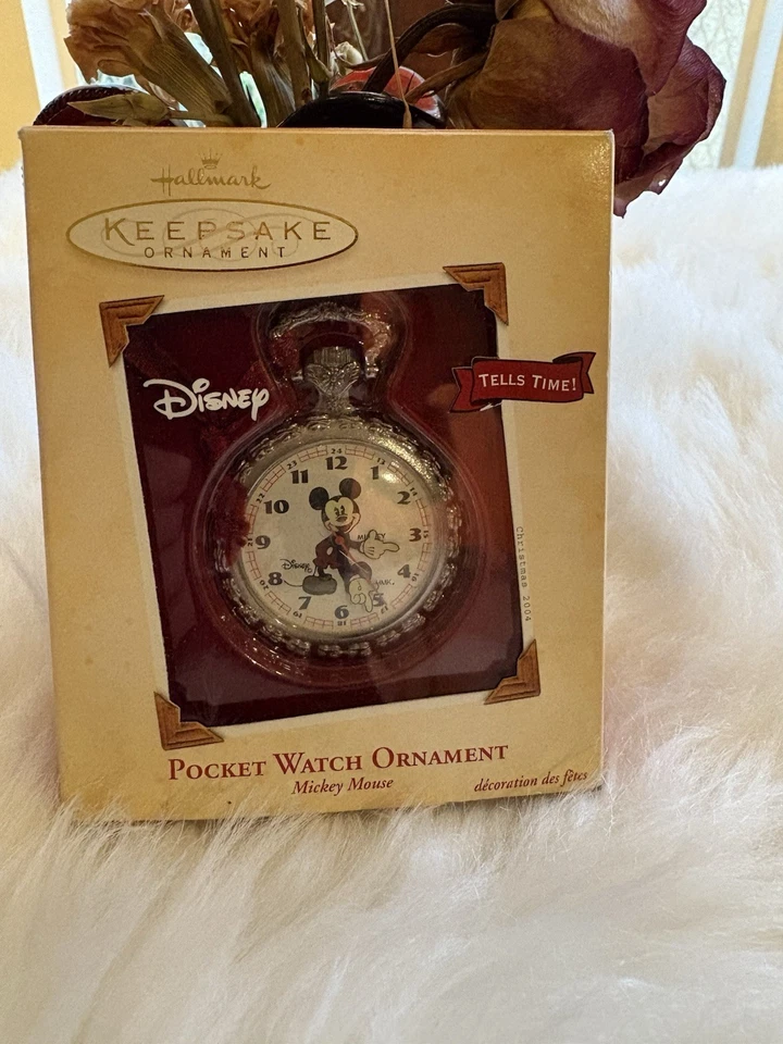 Reloj Bolsillo Hallmark Keepsake Ornament Mickey Mouse 2004 Disney Batería Nueva Foto 1 de 4