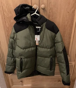 Jack & Jones Men’s Puffer Coat Size Medium BNWT. - Picture 1 of 3