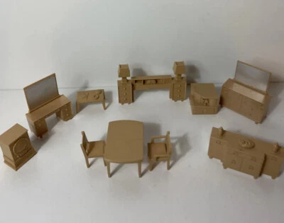 Mesa tocador buffet vintage de muebles de comedor para casa de muñecas de Marx Toys muy raro Foto 1 de 4