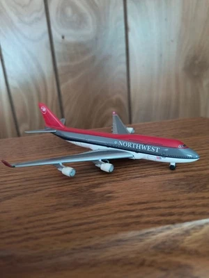 Herpa Wings 1/500 Northwest Airlines B-747-400 Diecast Model - Image 1 of 4