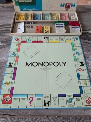 Juego Monopoly Parker Brothers 1961 gran surtido piezas de repuesto vintage Foto 1 de 4