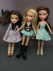 2001 Bratz Doll Lot of 3 Outfits Clothes - Picture 1 of 13